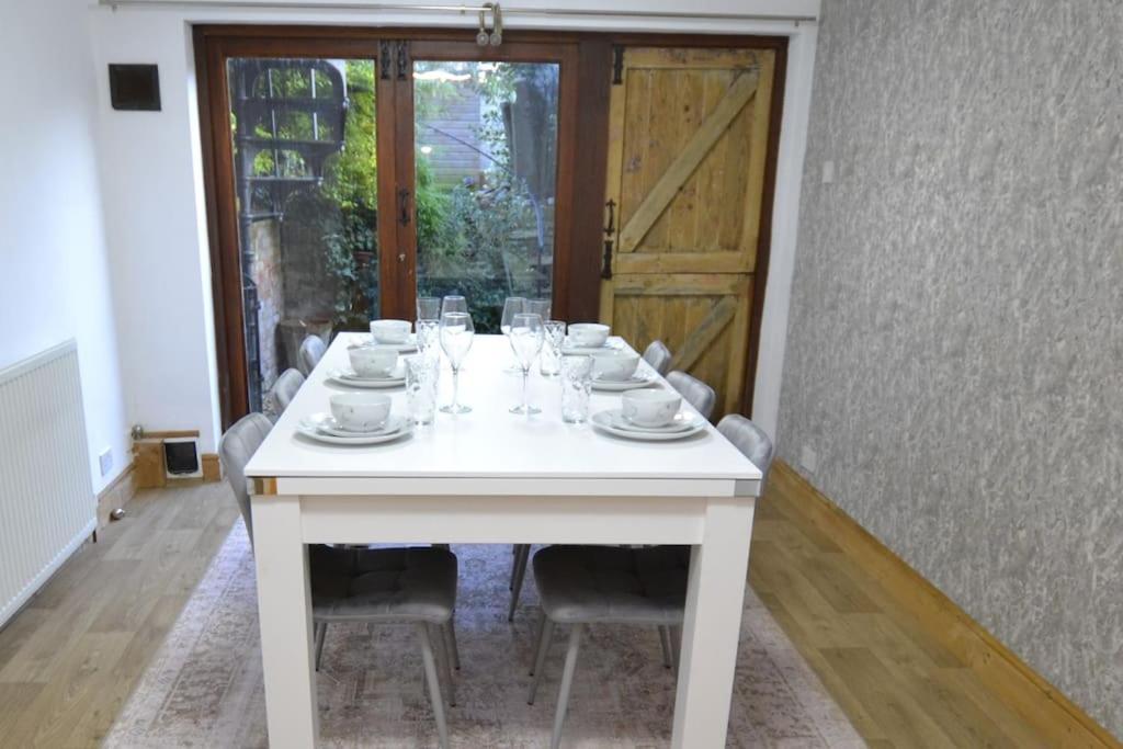 Villa The Hive 4 Bed House Pool Table Air-Con Maidstone Esterno foto